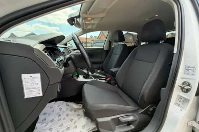Volkswagen Polo (2018) thumbnail 2