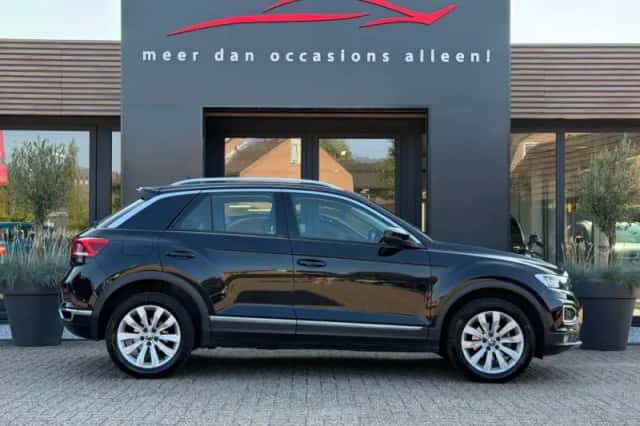 Volkswagen T-Roc (2021) thumbnail 5