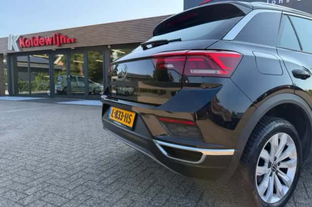 Volkswagen T-Roc (2021) thumbnail 6
