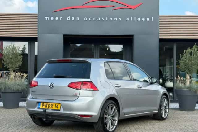 Volkswagen Golf (2013) thumbnail 3