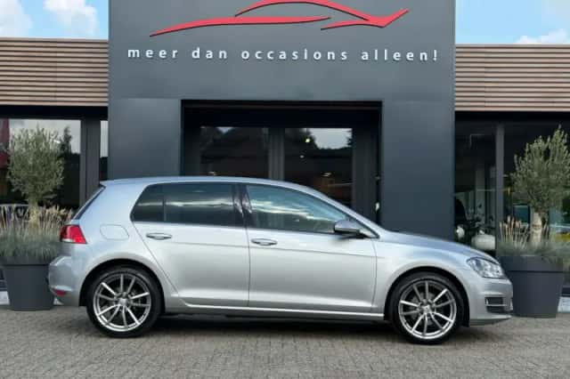 Volkswagen Golf (2013) thumbnail 5