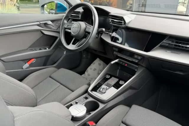Audi A3 (2021) thumbnail 2