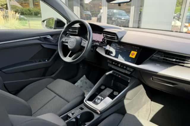 Audi A3 (2023) thumbnail 2