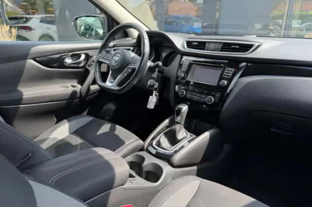Nissan Qashqai (2018) thumbnail 2