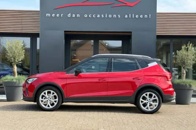 SEAT Arona (2022) thumbnail 3