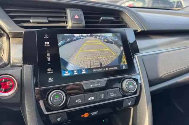 Honda Civic (2017) thumbnail 6