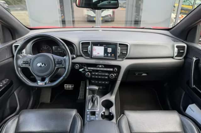 Kia Sportage (2018) thumbnail 2