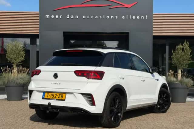 Volkswagen T-Roc (2022) thumbnail 3