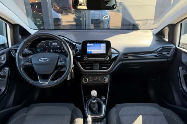 Ford Fiesta (2018) thumbnail 2