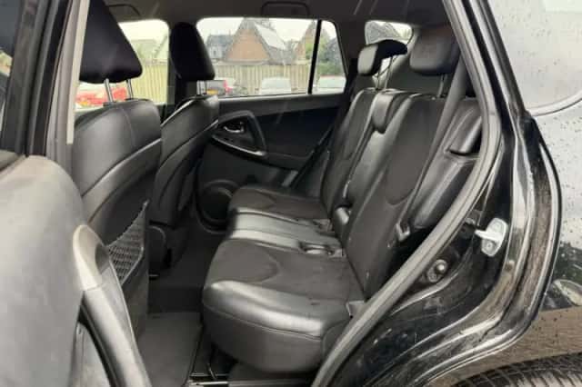 Toyota RAV4 (2012) thumbnail 5