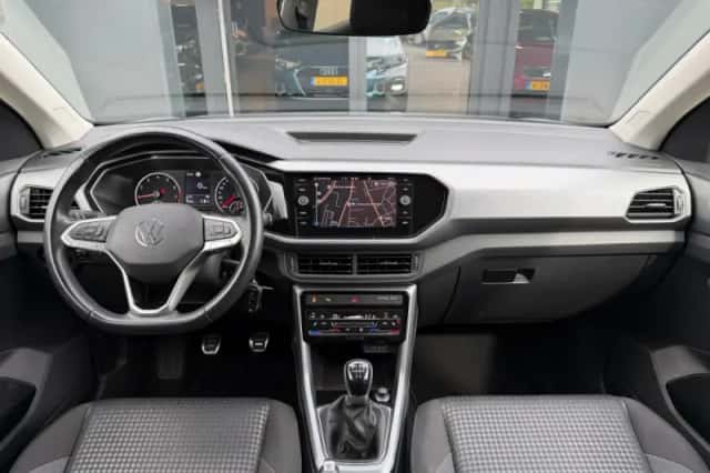 Volkswagen T-Cross (2021) thumbnail 2
