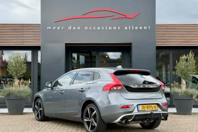 Volvo V40 (2016) thumbnail 6