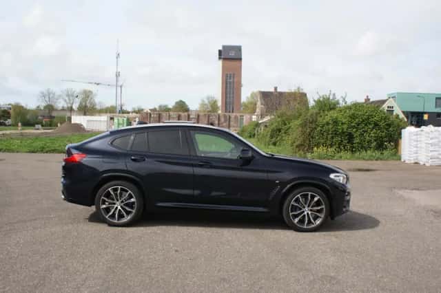 BMW X4 (2019) thumbnail 6