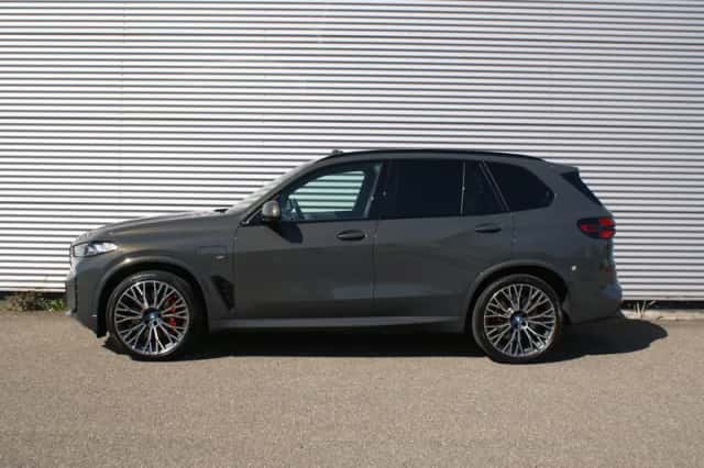 BMW X5 (2024) thumbnail 5
