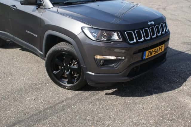 Jeep Compass (2019) thumbnail 2