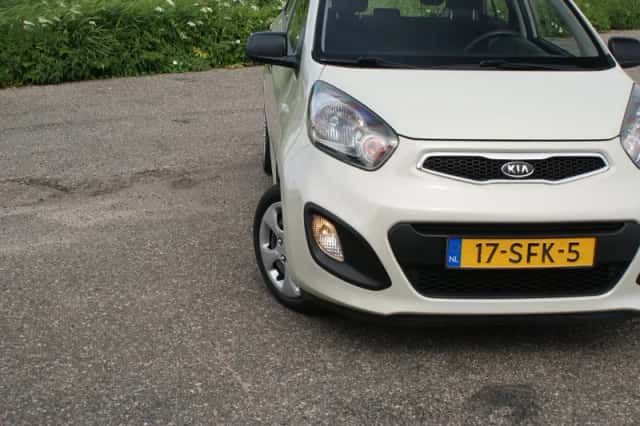 Kia Picanto (2011) thumbnail 4