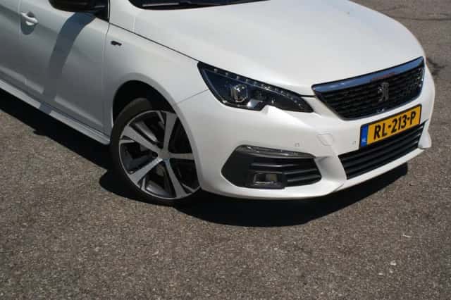 Peugeot 308 (2018) thumbnail 2