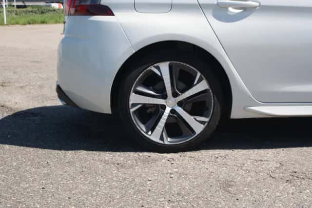 Peugeot 308 (2018) thumbnail 3