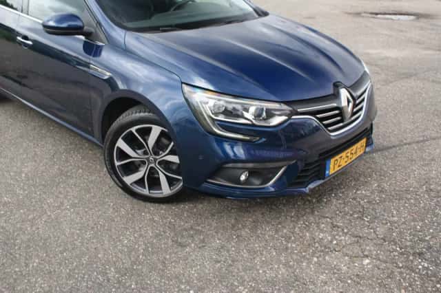 Renault Mégane (2017) thumbnail 2