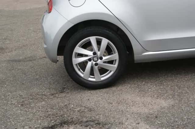 SEAT Mii (2016) thumbnail 3