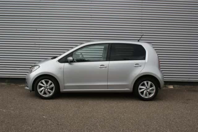 SEAT Mii (2016) thumbnail 5