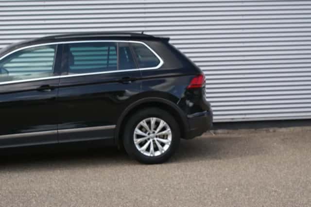 Volkswagen Tiguan (2019) thumbnail 6