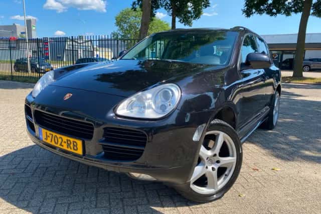 Porsche Cayenne (2005) thumbnail 1