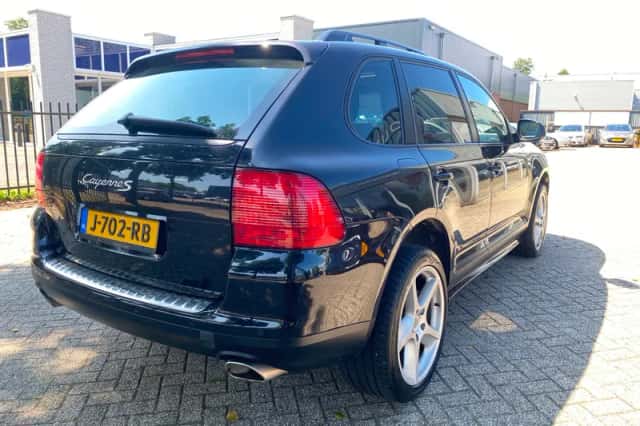 Porsche Cayenne (2005) thumbnail 4