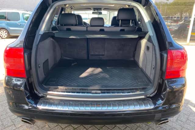 Porsche Cayenne (2005) thumbnail 5