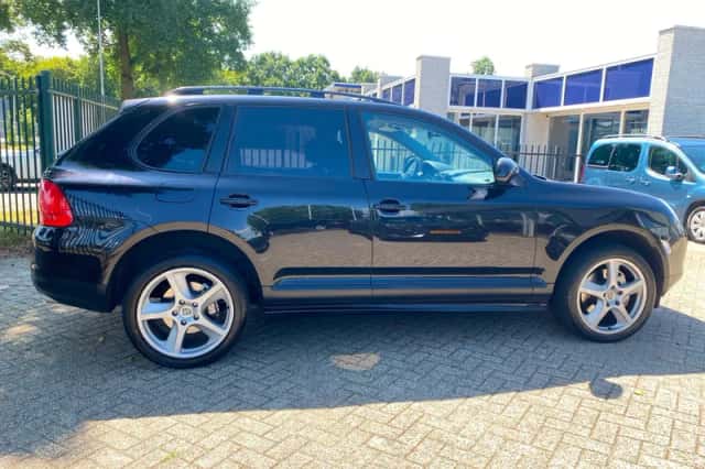 Porsche Cayenne (2005) thumbnail 6