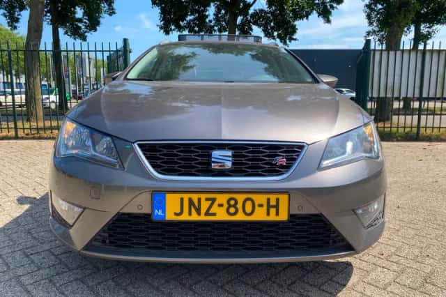 SEAT Leon (2016) thumbnail 2