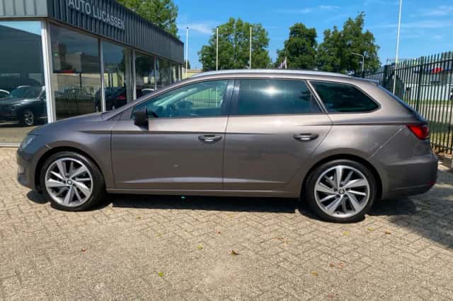 SEAT Leon (2016) thumbnail 3