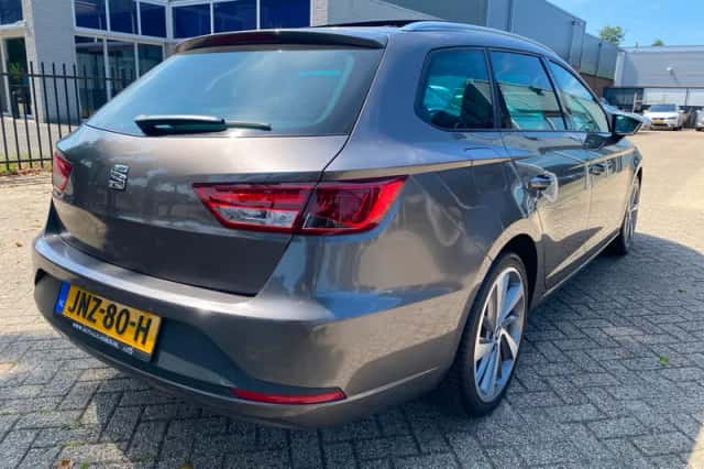 SEAT Leon (2016) thumbnail 5