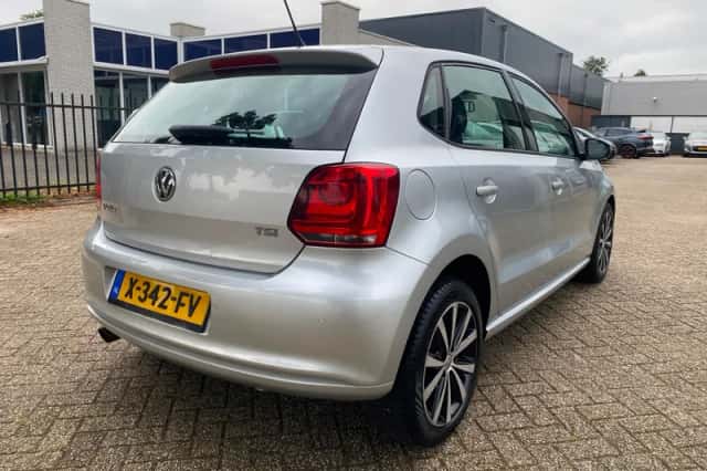 Volkswagen Polo (2013) thumbnail 6