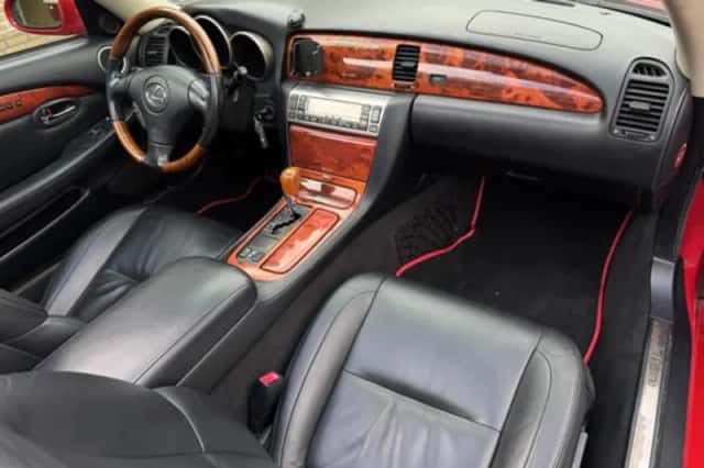 Lexus SC430 (2017) thumbnail 4