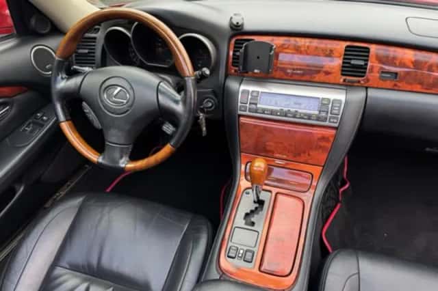 Lexus SC430 (2017) thumbnail 5