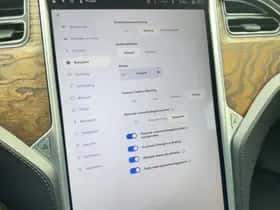 Tesla Model S (2017) thumbnail 13