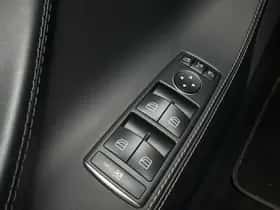 Tesla Model S (2017) thumbnail 15