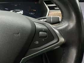 Tesla Model S (2017) thumbnail 19