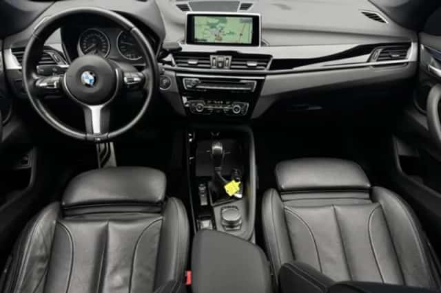BMW X1 (2017) thumbnail 3