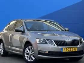 Škoda Octavia (2018) thumbnail 2