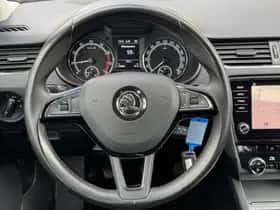 Škoda Octavia (2018) thumbnail 12