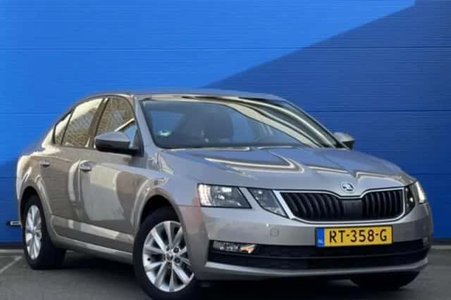Škoda Octavia (2018) thumbnail 4