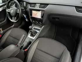 Škoda Octavia (2018) thumbnail 6