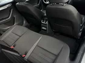 Škoda Octavia (2018) thumbnail 8