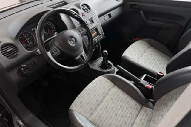 Volkswagen Caddy (2013) thumbnail 3