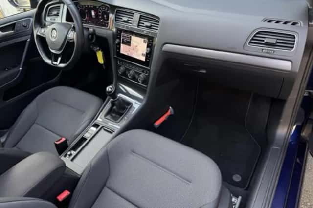 Volkswagen Golf (2018) thumbnail 6
