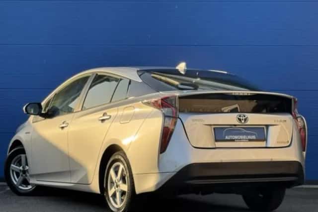 Toyota Prius (2016) thumbnail 4