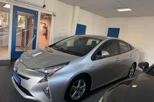 Toyota Prius (2016) thumbnail 5