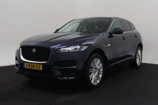 Jaguar F-Pace (2017) thumbnail 1